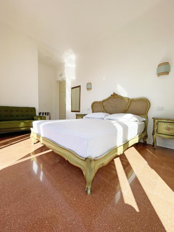 Isola - Smart Aparthotel メッシーナ エクステリア 写真